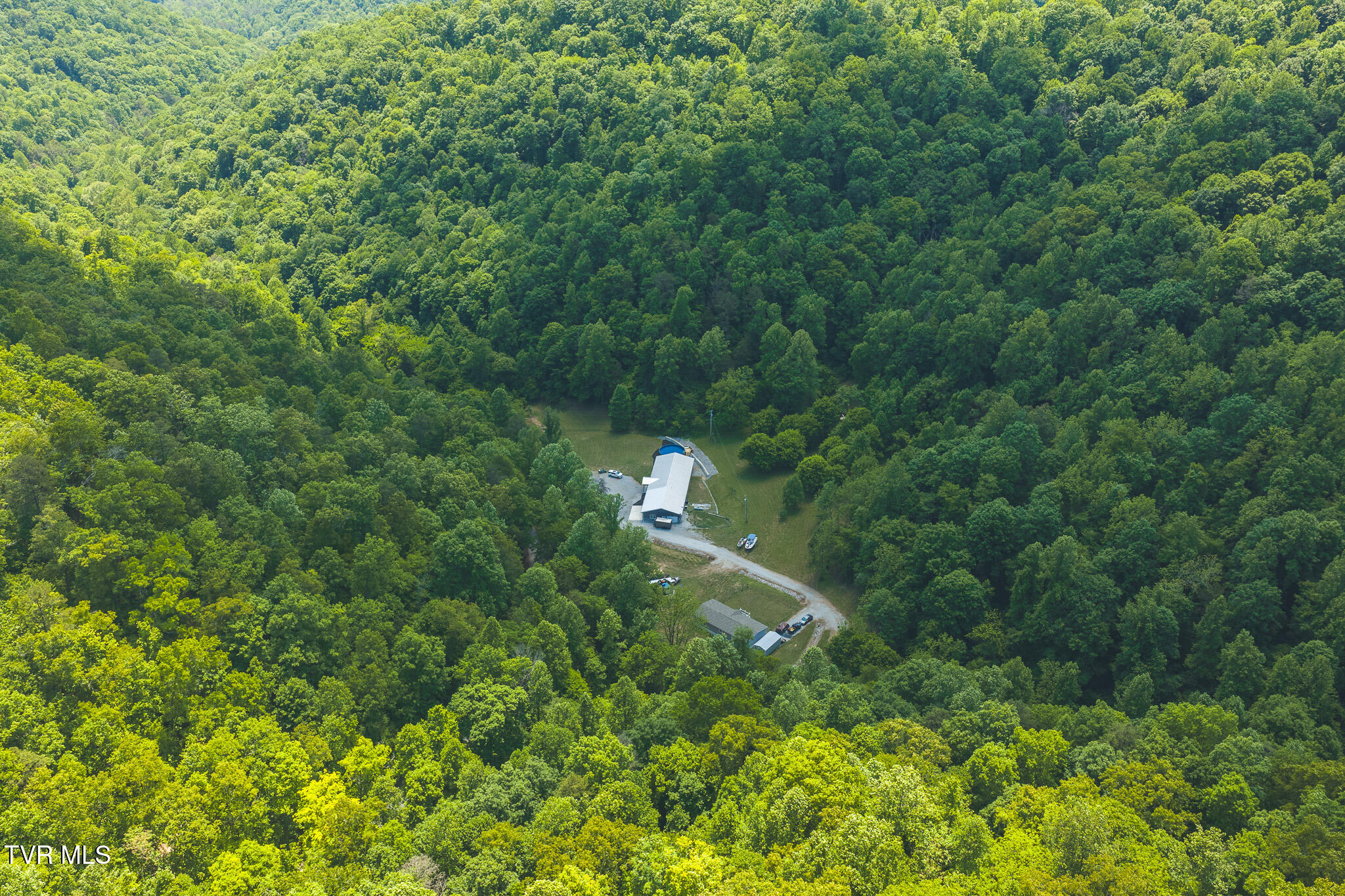 622 Earls Hollow Road Speedwell, TN 37870 - Photo 2 of 50 DJI_20260513131734_0011_D