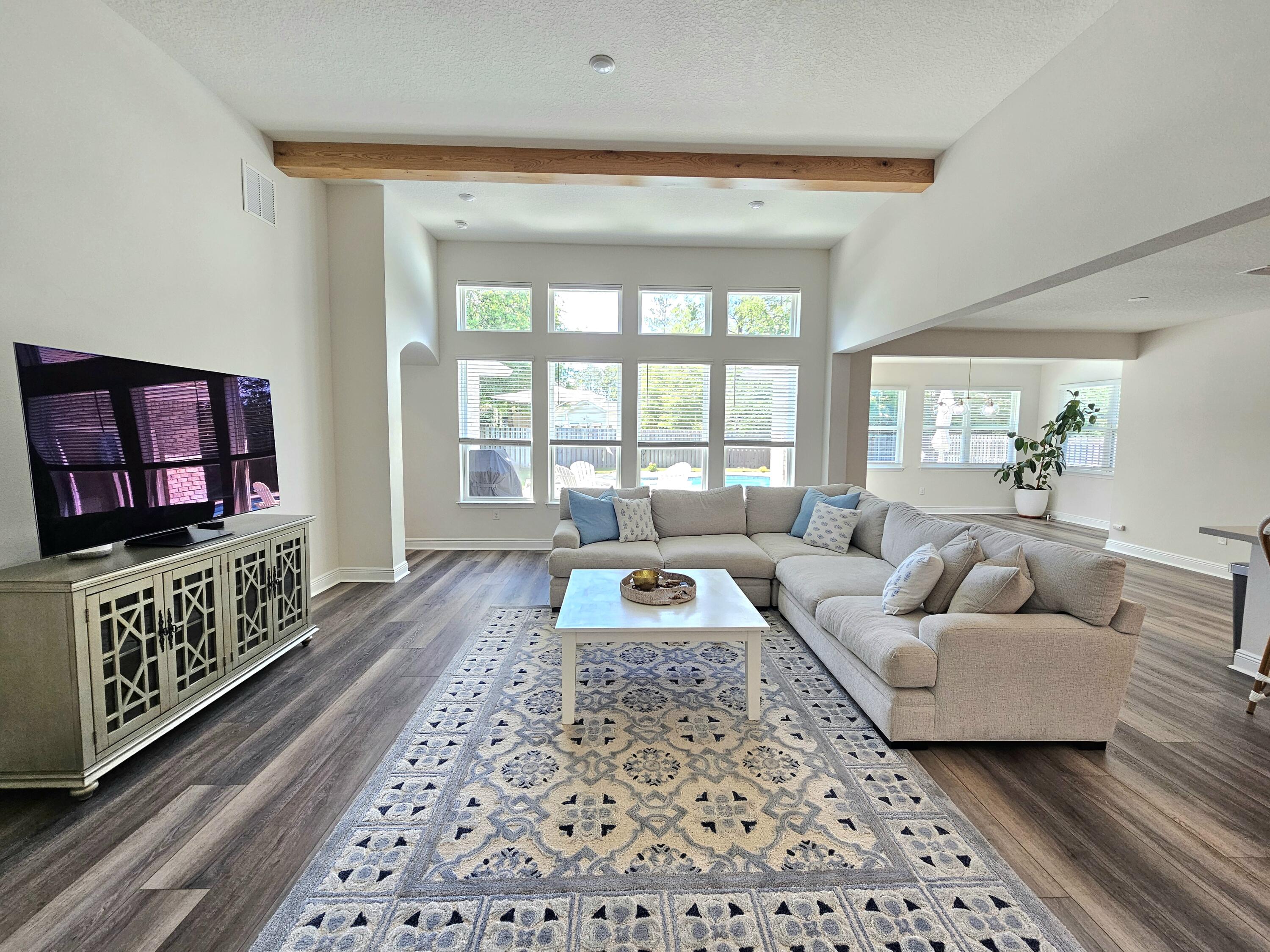 137 Autumn Avenue Freeport, FL 32439 - Photo 15 of 57 Living Room with a Window Wall