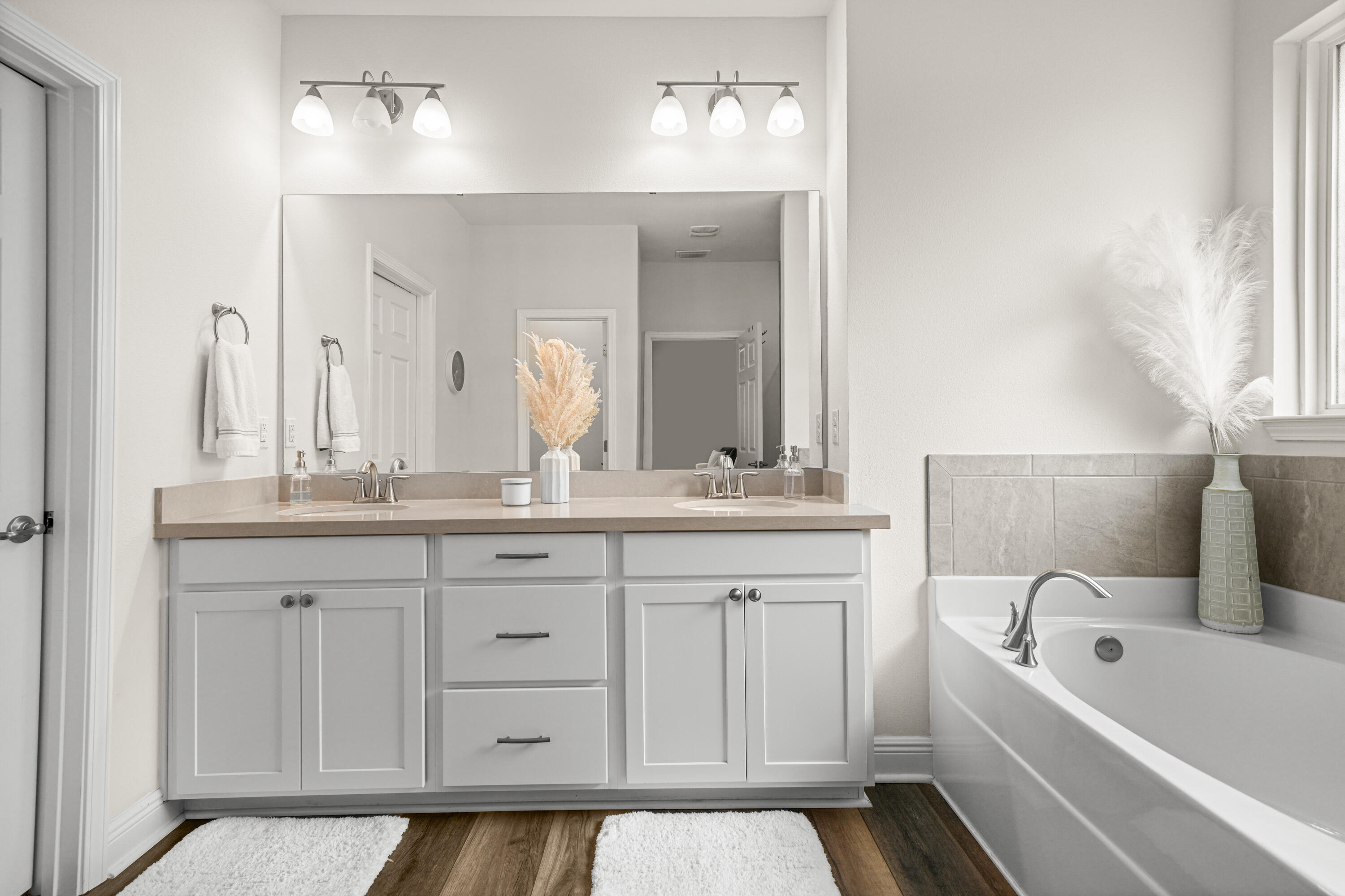 137 Autumn Avenue Freeport, FL 32439 - Photo 28 of 57 Master Bathroom
