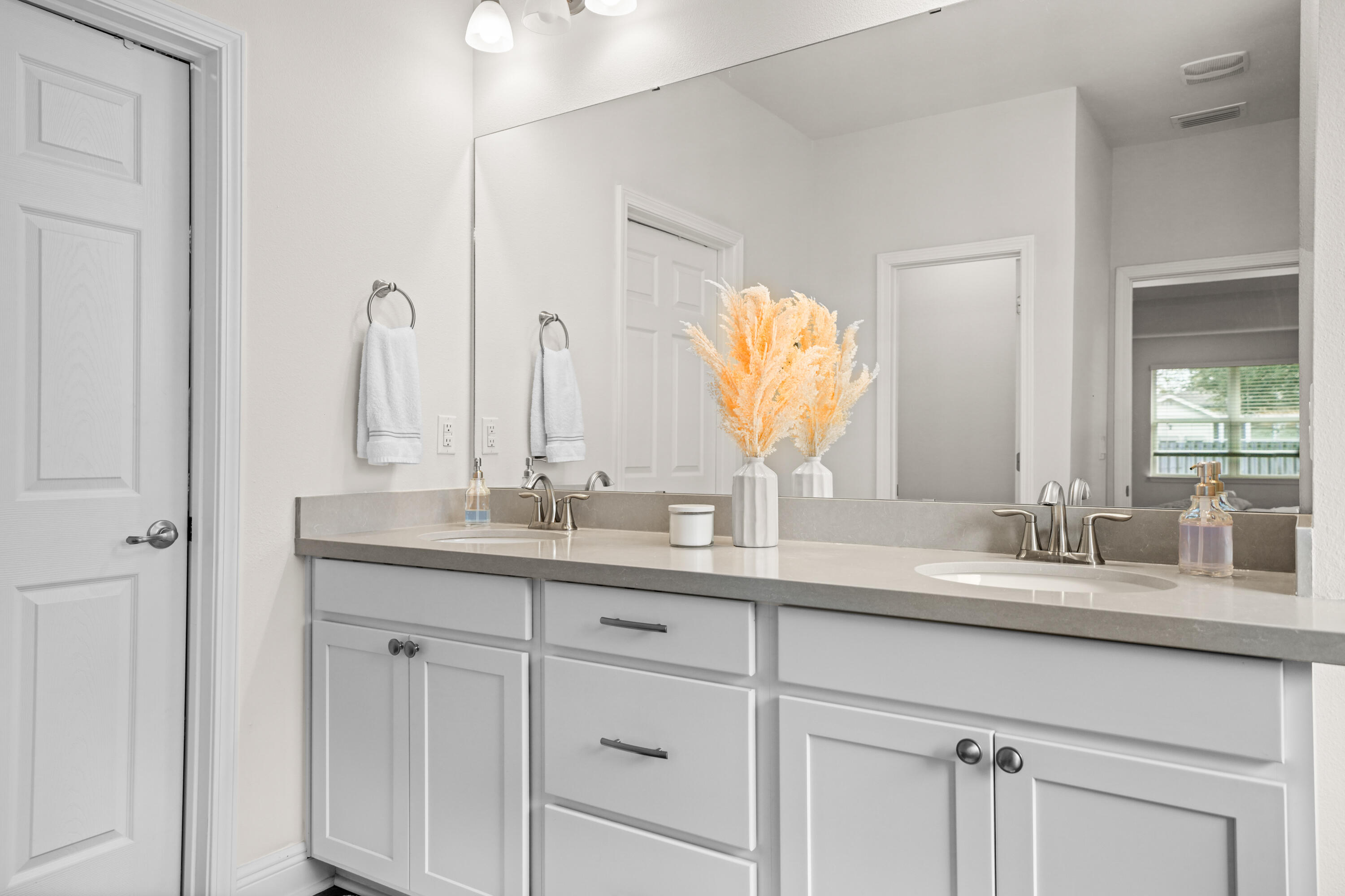 137 Autumn Avenue Freeport, FL 32439 - Photo 29 of 57 Double Vanity