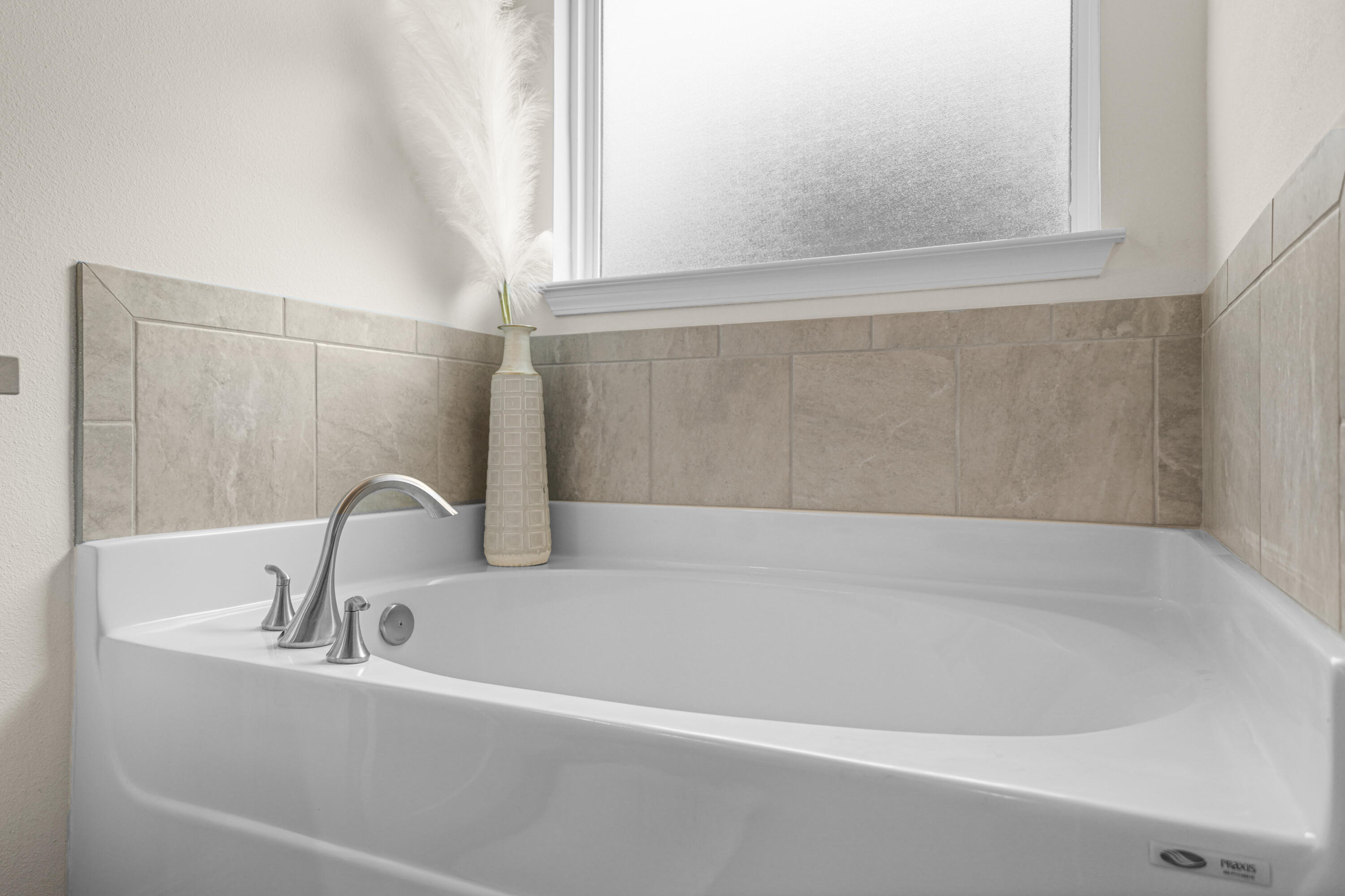 137 Autumn Avenue Freeport, FL 32439 - Photo 31 of 57 a close view of a bathtub in bathroom