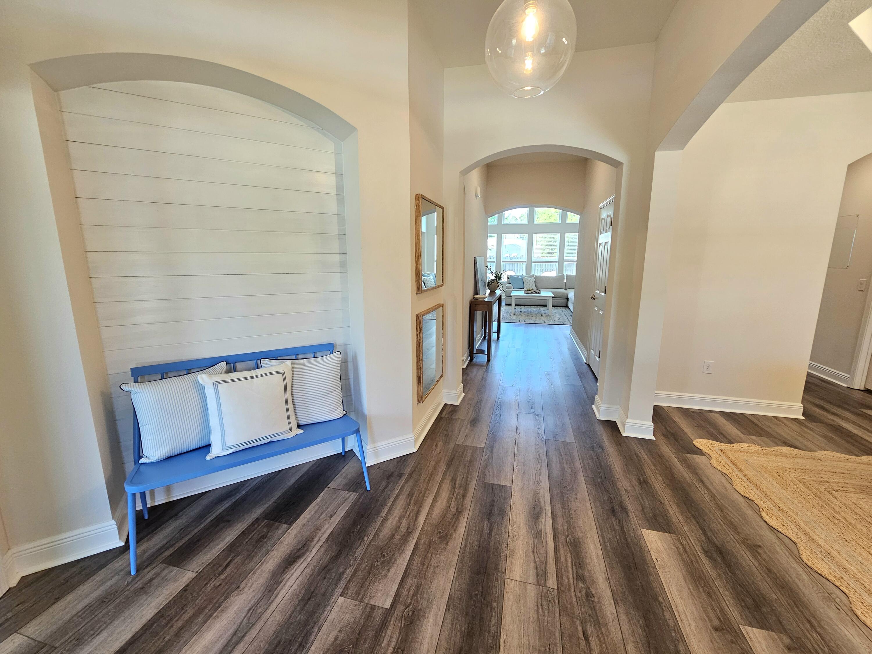 137 Autumn Avenue Freeport, FL 32439 - Photo 5 of 57 Entrance with Sitting area_