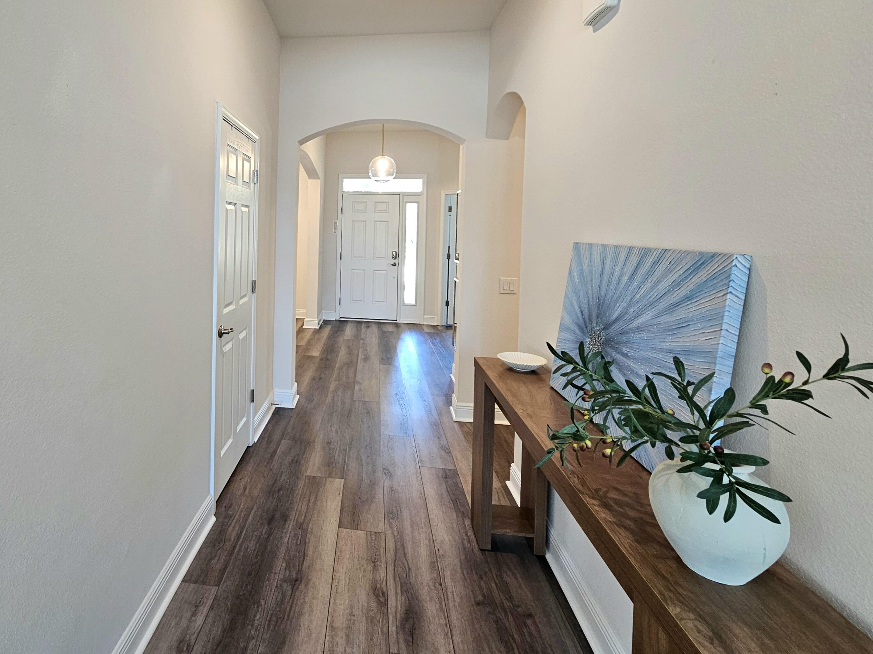 137 Autumn Avenue Freeport, FL 32439 - Photo 55 of 57 Hallway