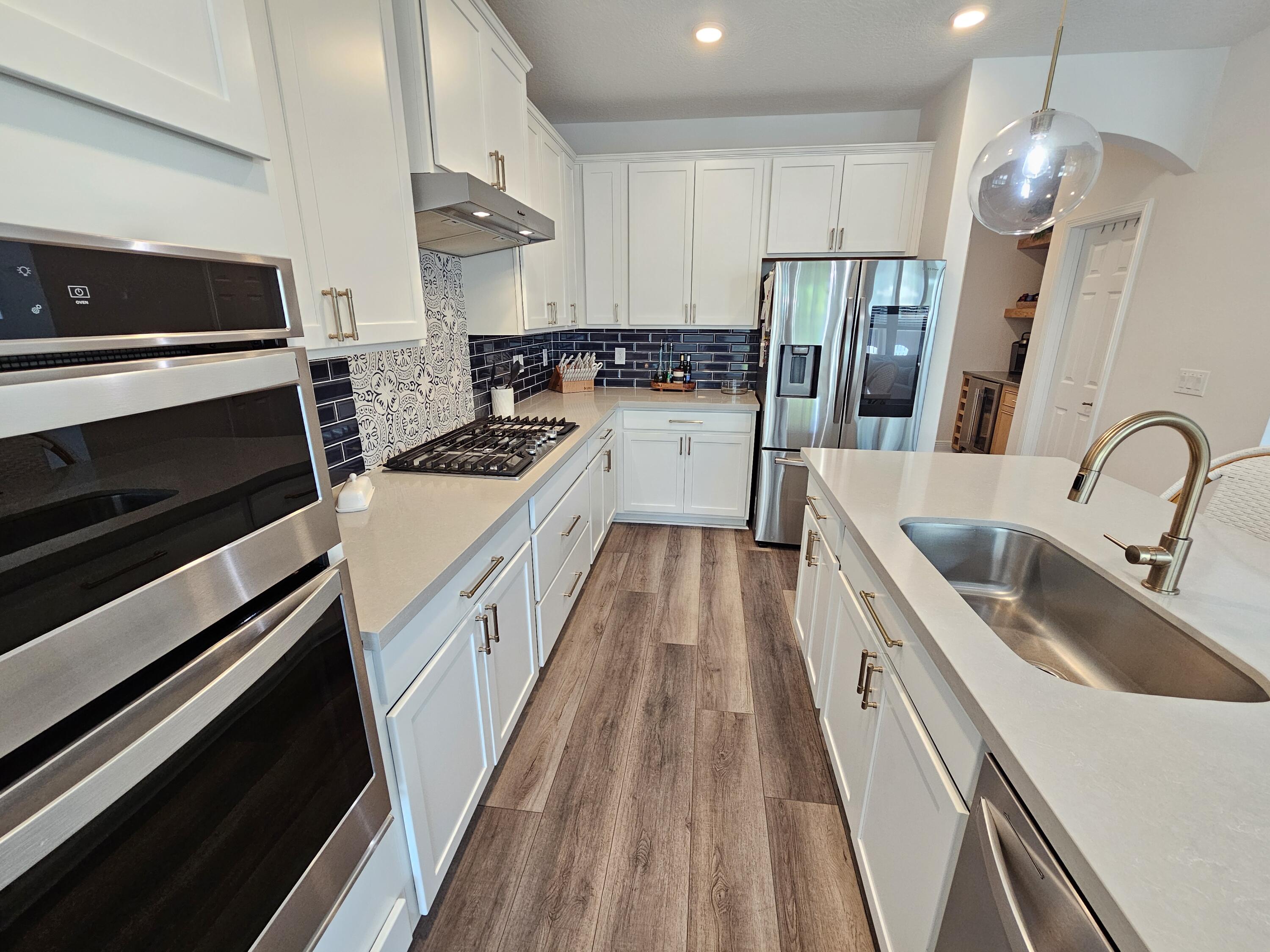 137 Autumn Avenue Freeport, FL 32439 - Photo 8 of 57 Beautiful Kitchen