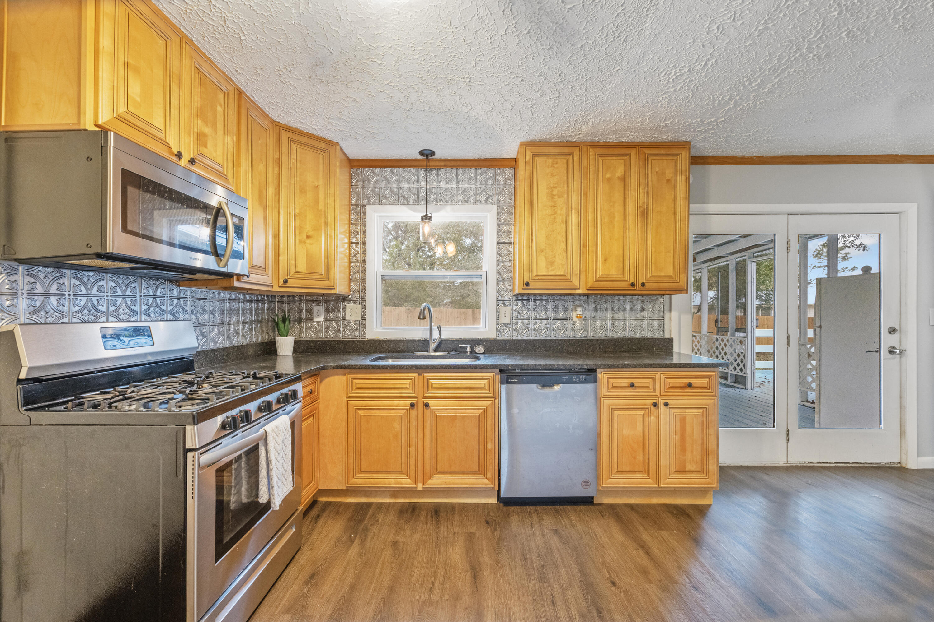 175 Panama Drive Crestview, FL 32536 - Photo 8 of 28 Kitchen