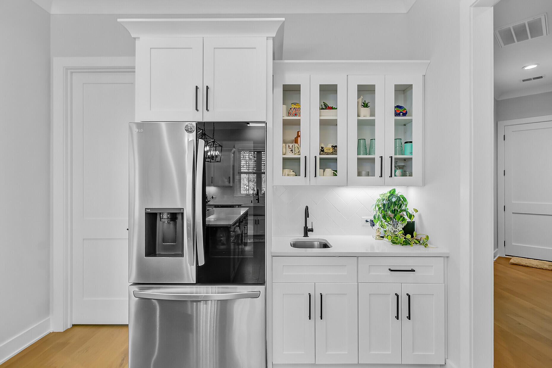 614 Cummings Chapel Road Ridgeville, SC 29472 - Photo 24 of 68 25. Wet bar