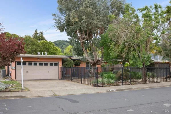$799,500 | 854 Rosal Way, San Rafael, CA 94903
