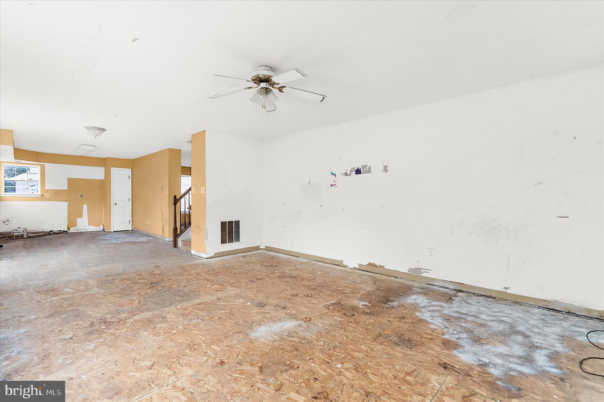 2209 West Geipe Road Catonsville, MD 21228 - Photo 8 of 37