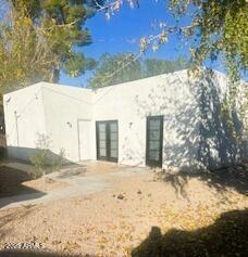 1324 East Hall Street Tempe, AZ 85281 - Photo 23 of 25 a view of a backyard of the house
