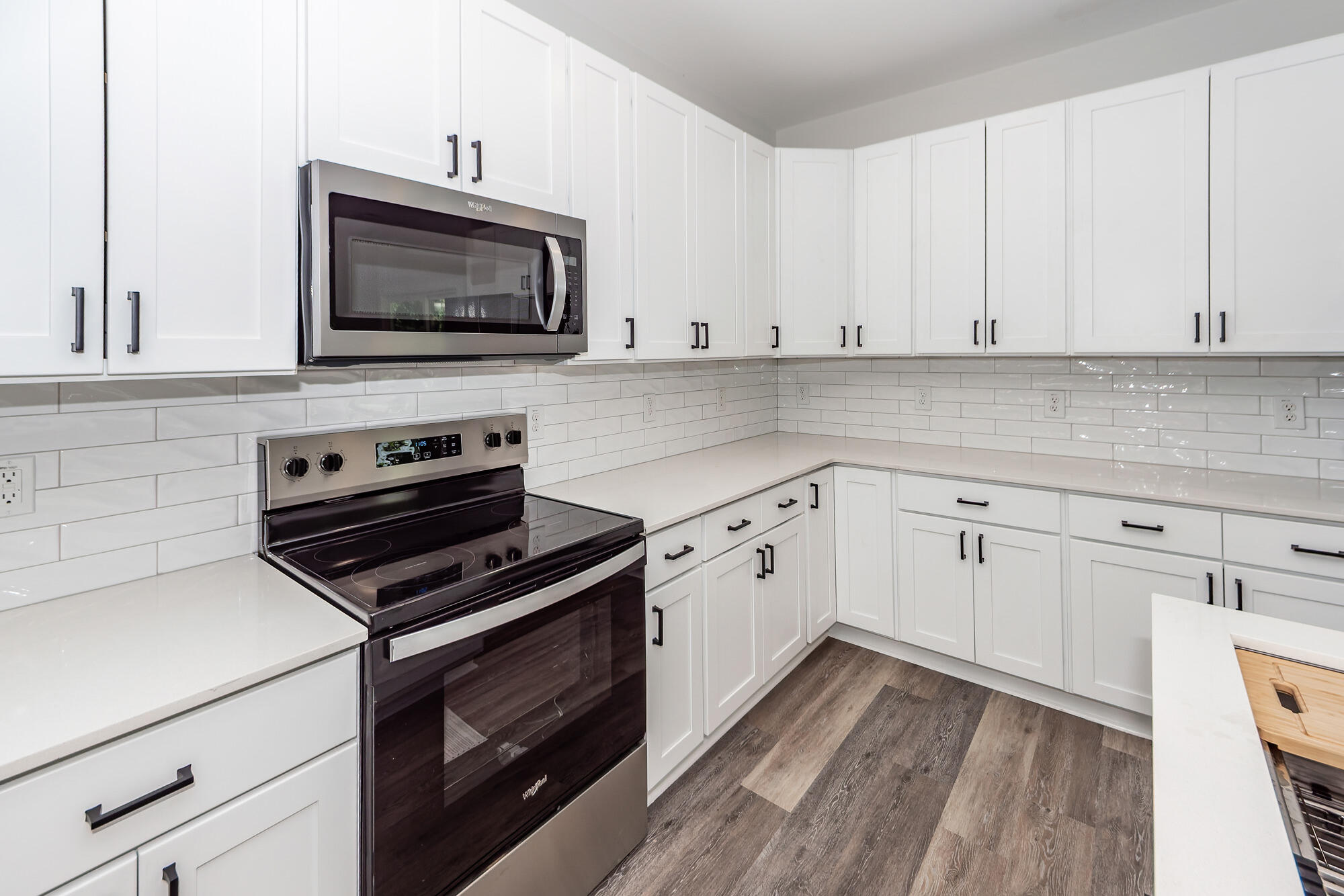 5889 North Rhett Avenue Hanahan, SC 29410 - Photo 15 of 50 10