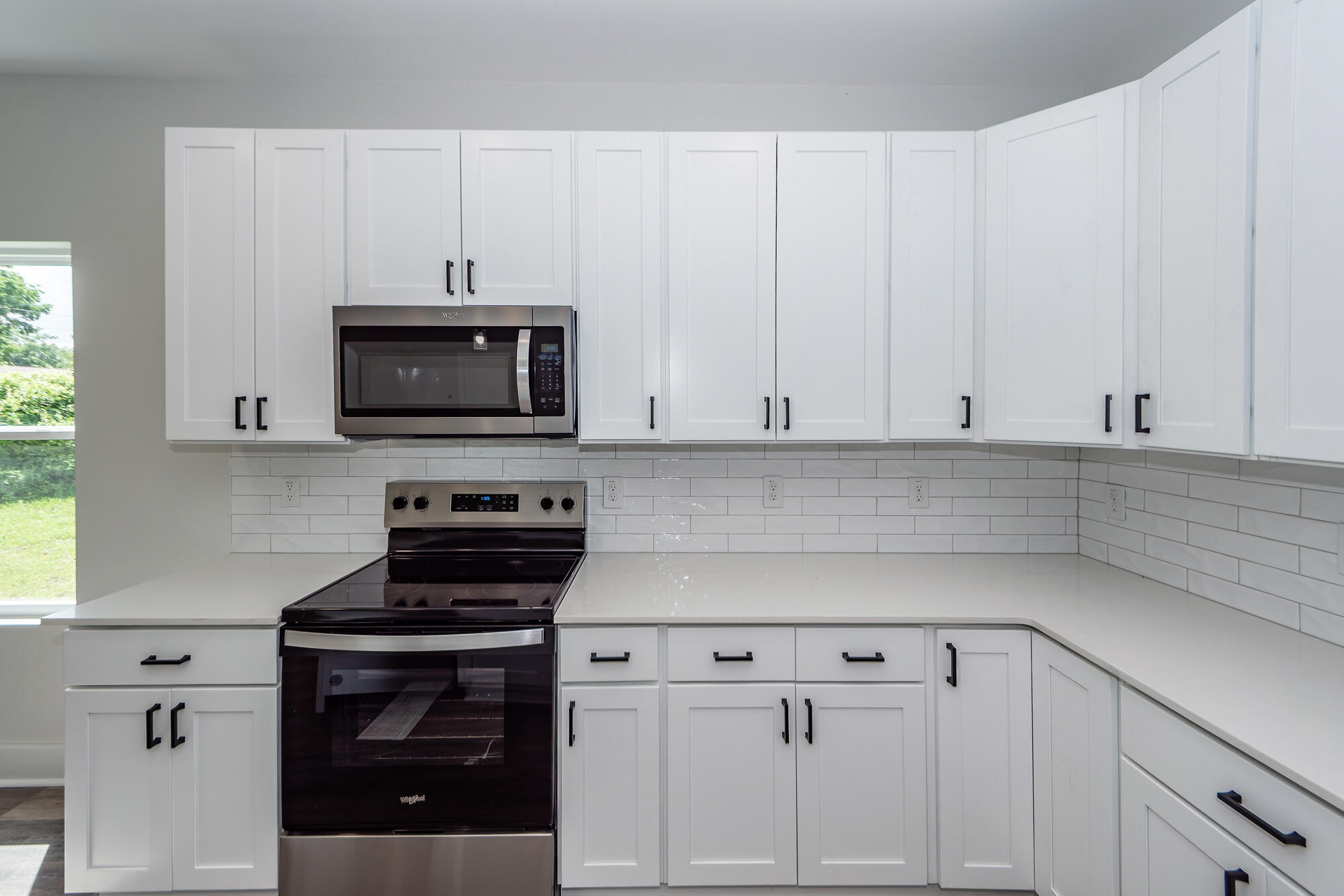 5889 North Rhett Avenue Hanahan, SC 29410 - Photo 17 of 50 12