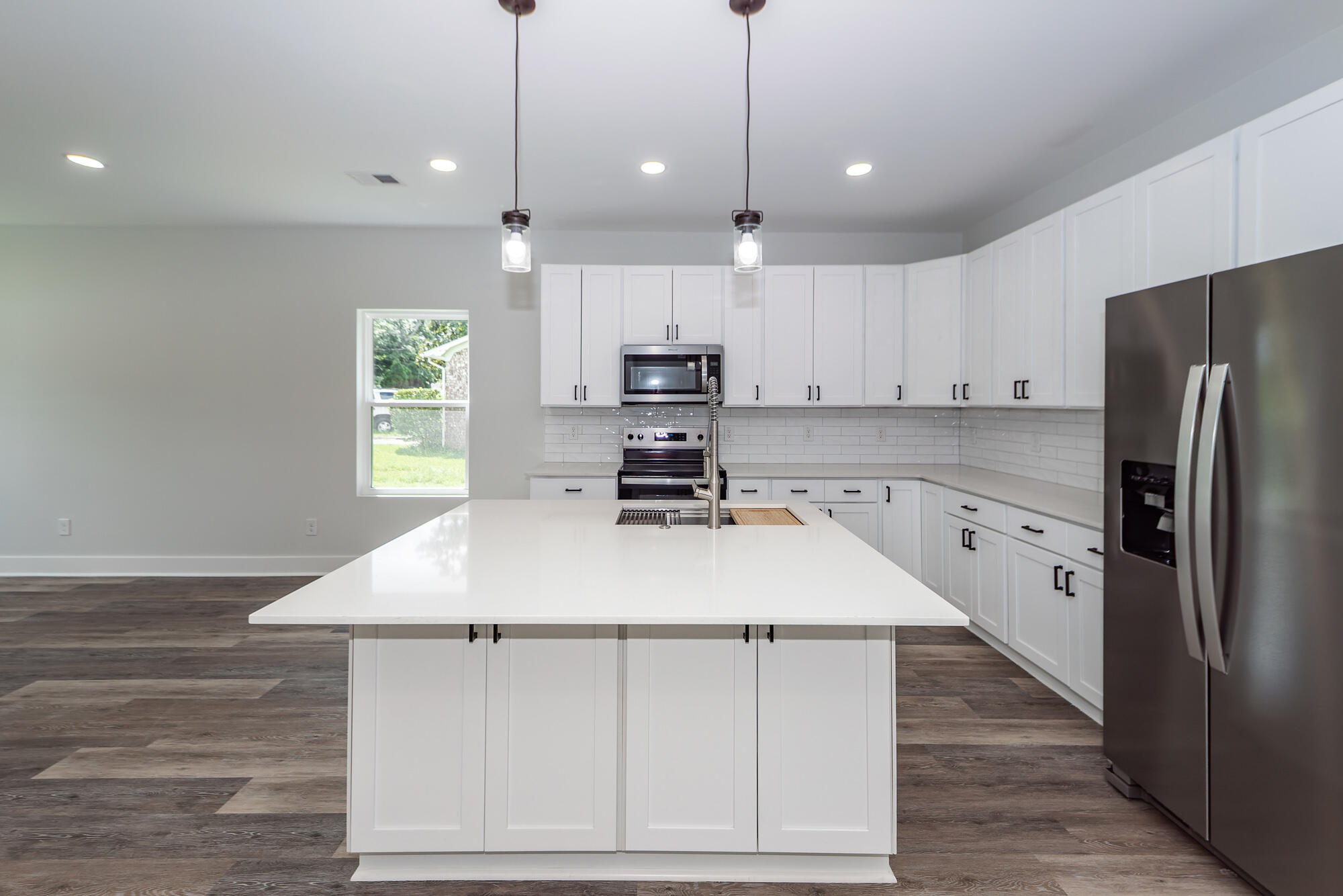 5889 North Rhett Avenue Hanahan, SC 29410 - Photo 19 of 50 14