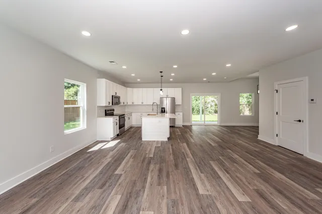 $425,000 | 5889 North Rhett Avenue, Hanahan, SC 29410