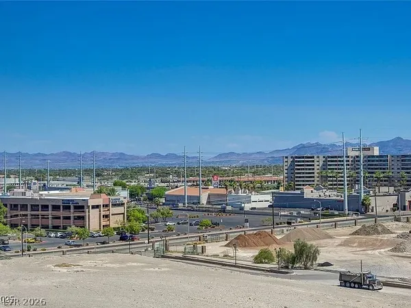 $1,395 | 3930 South University Center Drive, Unit 806, Las Vegas, NV 89119