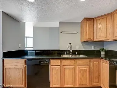 $1,395 | 3930 South University Center Drive, Unit 806, Las Vegas, NV 89119