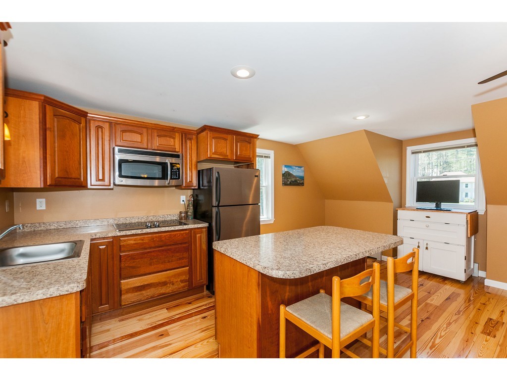 80 Westfall Road Pelham, NH 03076 - Photo 22 of 36