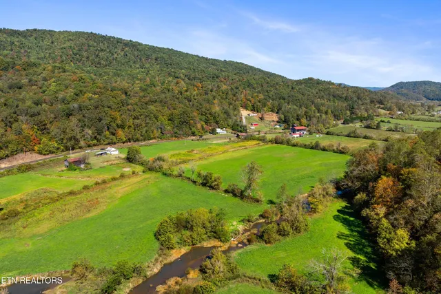 $437,500 | 1435 Highway 33, Tazewell, TN 37879