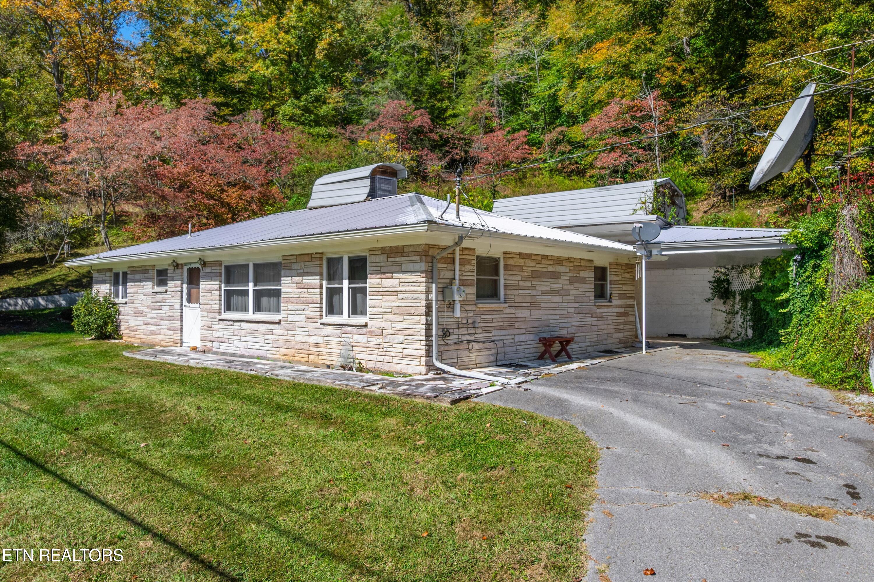 1435 Highway 33 Tazewell, TN 37879 - Photo 5 of 59 003-1435Tennessee33-Tazewell-TN-37879-SM