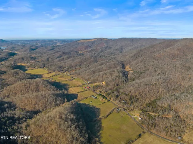 $437,500 | 1435 Highway 33, Tazewell, TN 37879