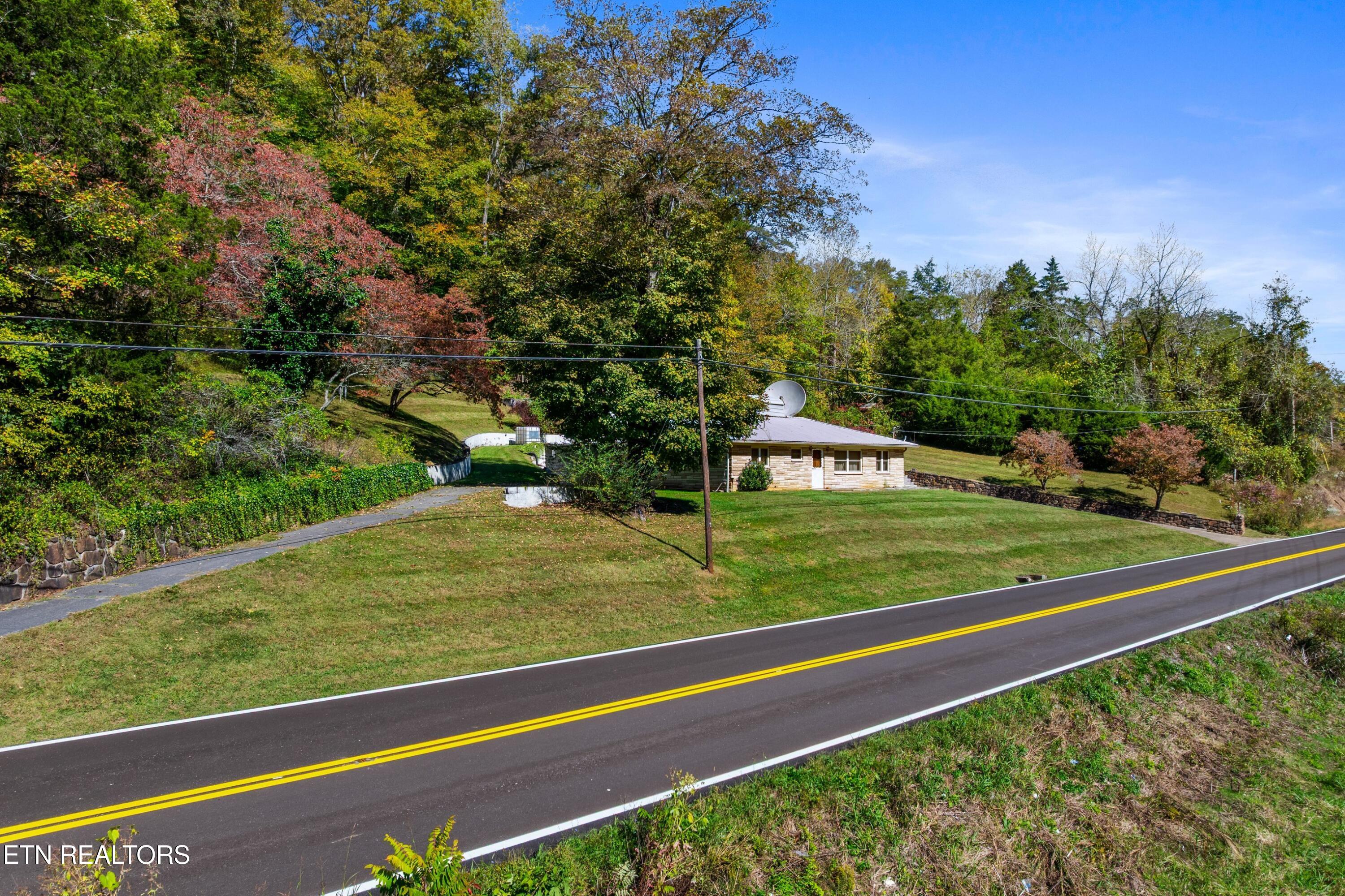 1435 Highway 33 Tazewell, TN 37879 - Photo 6 of 59 020-1435Tennessee33-Tazewell-TN-37879-SM