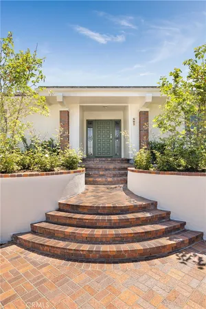 a view of a entryway of the house