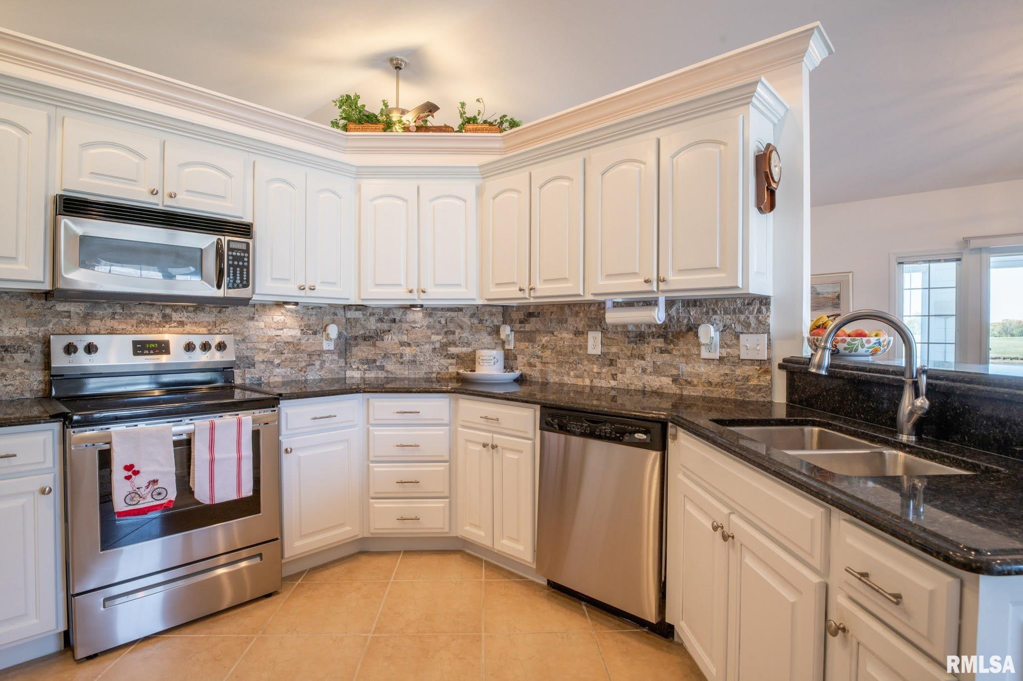5113 South Cameron Lane Mapleton, IL 61547 - Photo 16 of 52