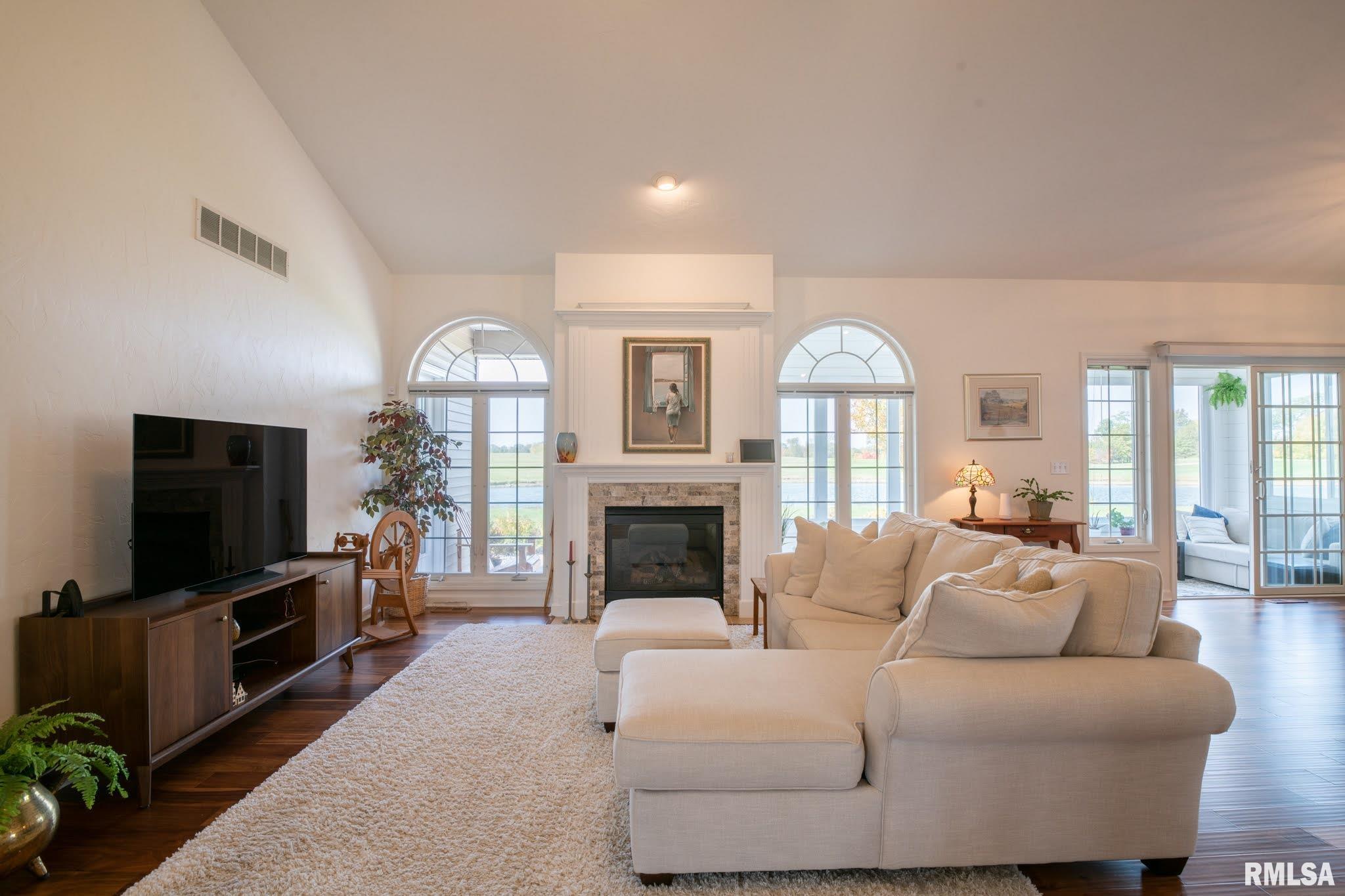 5113 South Cameron Lane Mapleton, IL 61547 - Photo 8 of 52