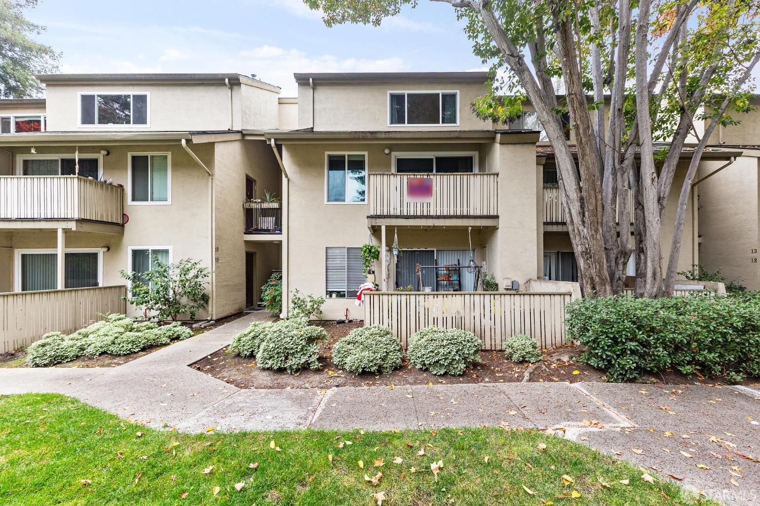 2700 Oak Road, Unit 17 Walnut Creek, CA 94597 - Photo 1 of 41