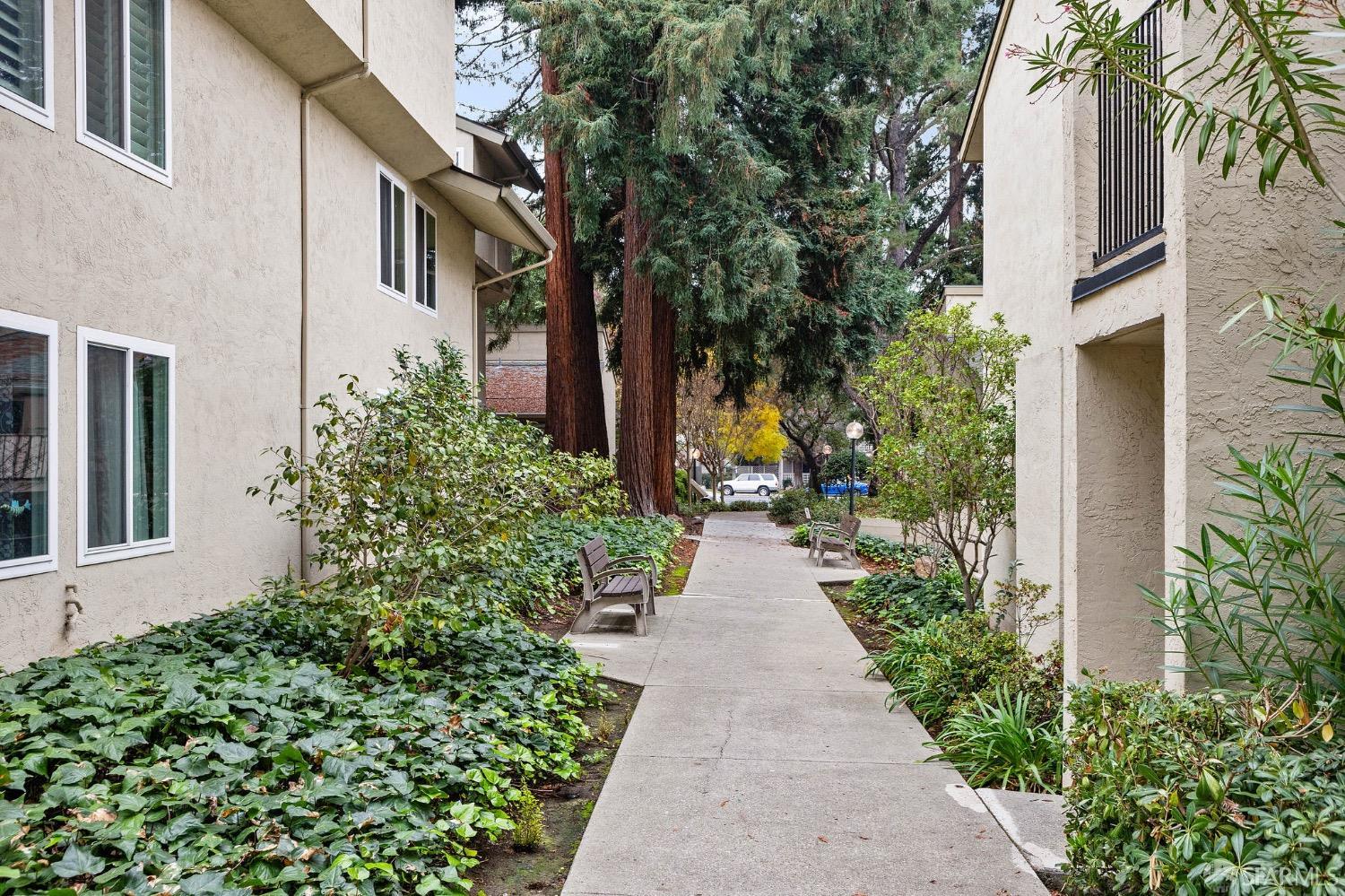 2700 Oak Road, Unit 17 Walnut Creek, CA 94597 - Photo 38 of 41