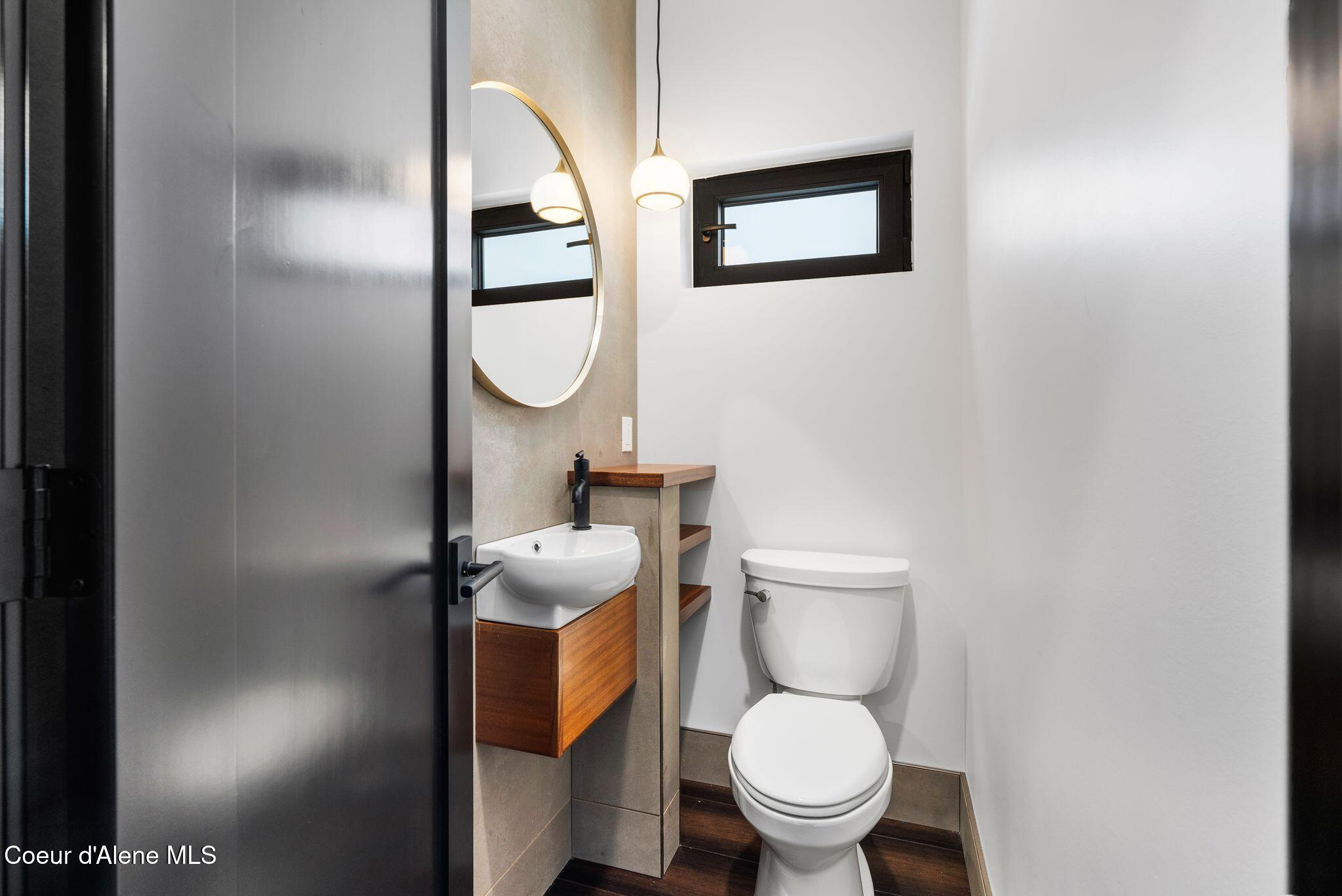 1770-1808 Garfield Bay Road Sagle, ID 83860 - Photo 34 of 134 Guest Bathroom