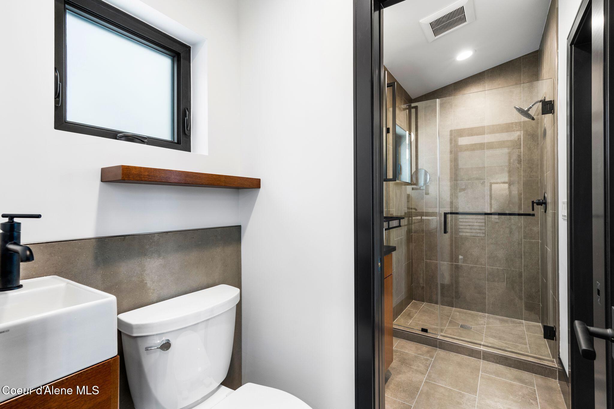 1770-1808 Garfield Bay Road Sagle, ID 83860 - Photo 48 of 134 2nd level ensuite #1 bathroom