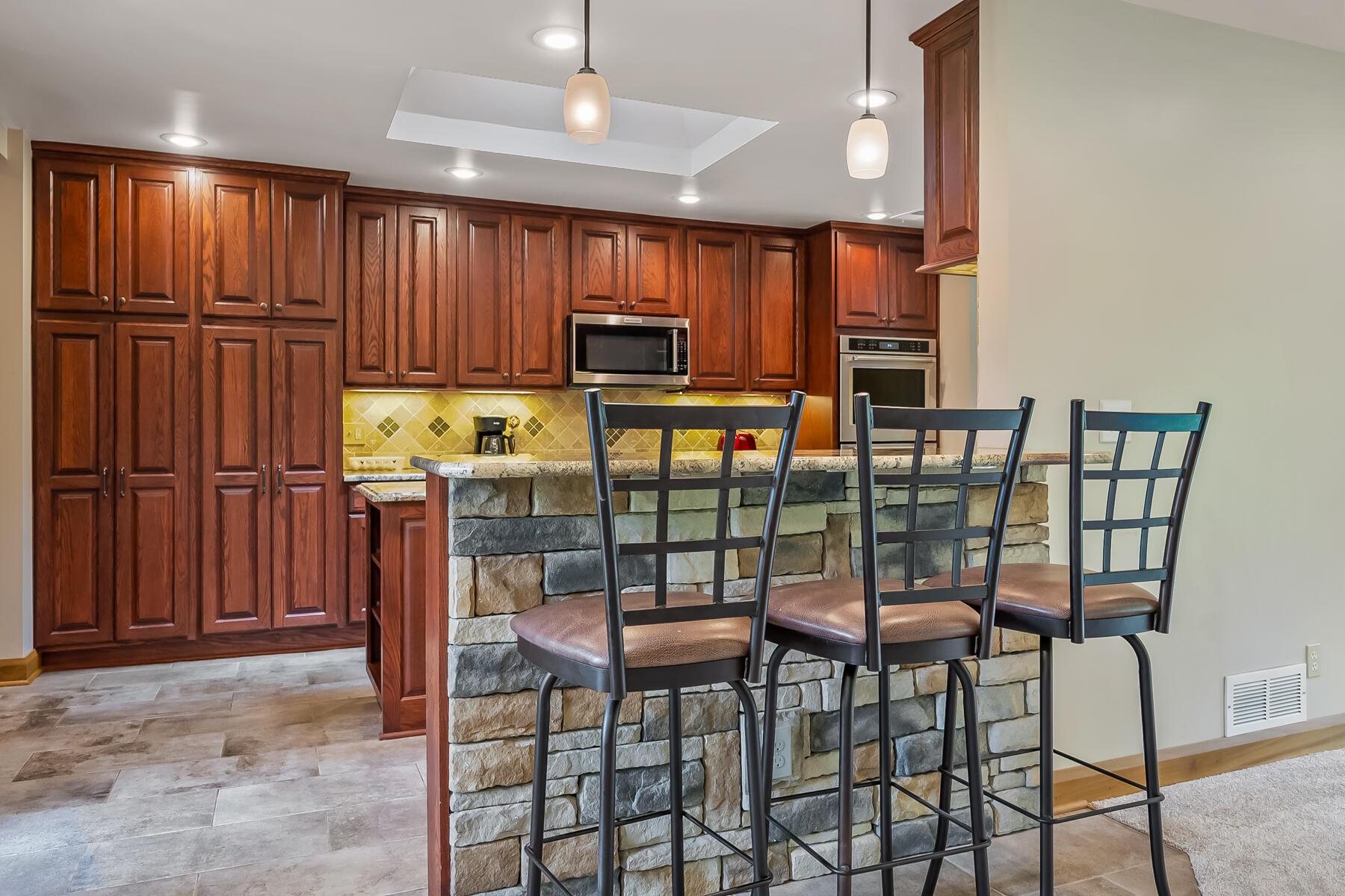 3407 Bean-Oller Road Delaware, OH 43015 - Photo 25 of 62 Breakfast Bar