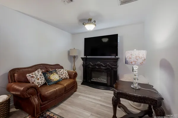$330,000 | 10403 Alsfeld, Helotes, TX 78023