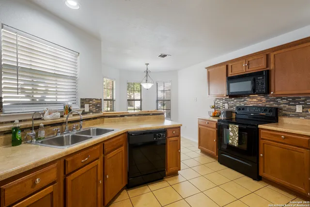 $335,000 | 10403 Alsfeld, Helotes, TX 78023