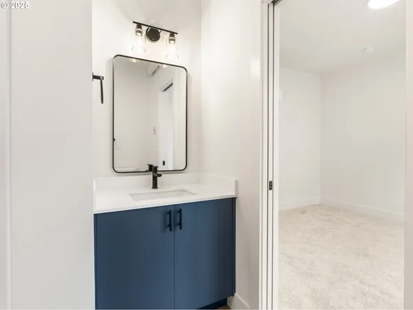 $259,900 | 2385 Southeast 135th Avenue, Unit 8, Portland, OR 97233