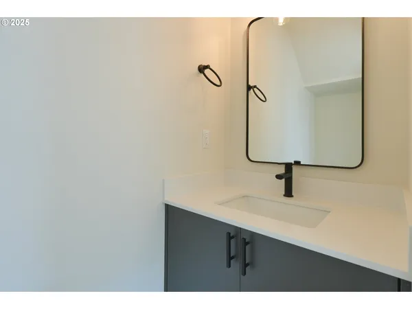 $259,900 | 2385 Southeast 135th Avenue, Unit 8, Portland, OR 97233