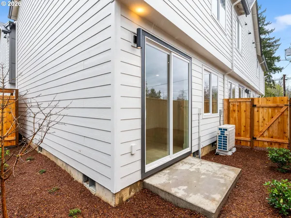 $259,900 | 2385 Southeast 135th Avenue, Unit 8, Portland, OR 97233