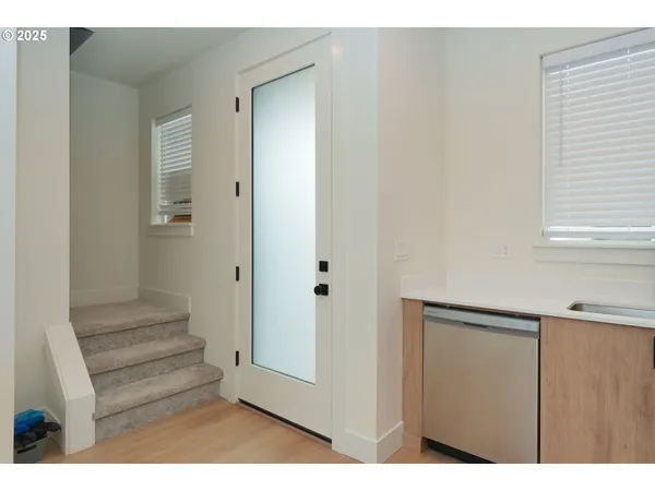 $259,900 | 2385 Southeast 135th Avenue, Unit 8, Portland, OR 97233