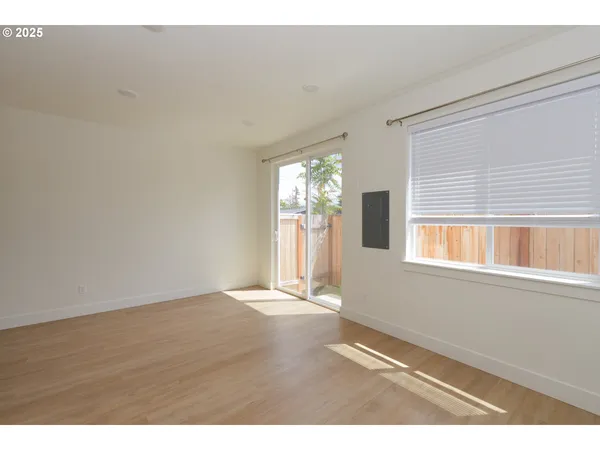 $259,900 | 2385 Southeast 135th Avenue, Unit 8, Portland, OR 97233