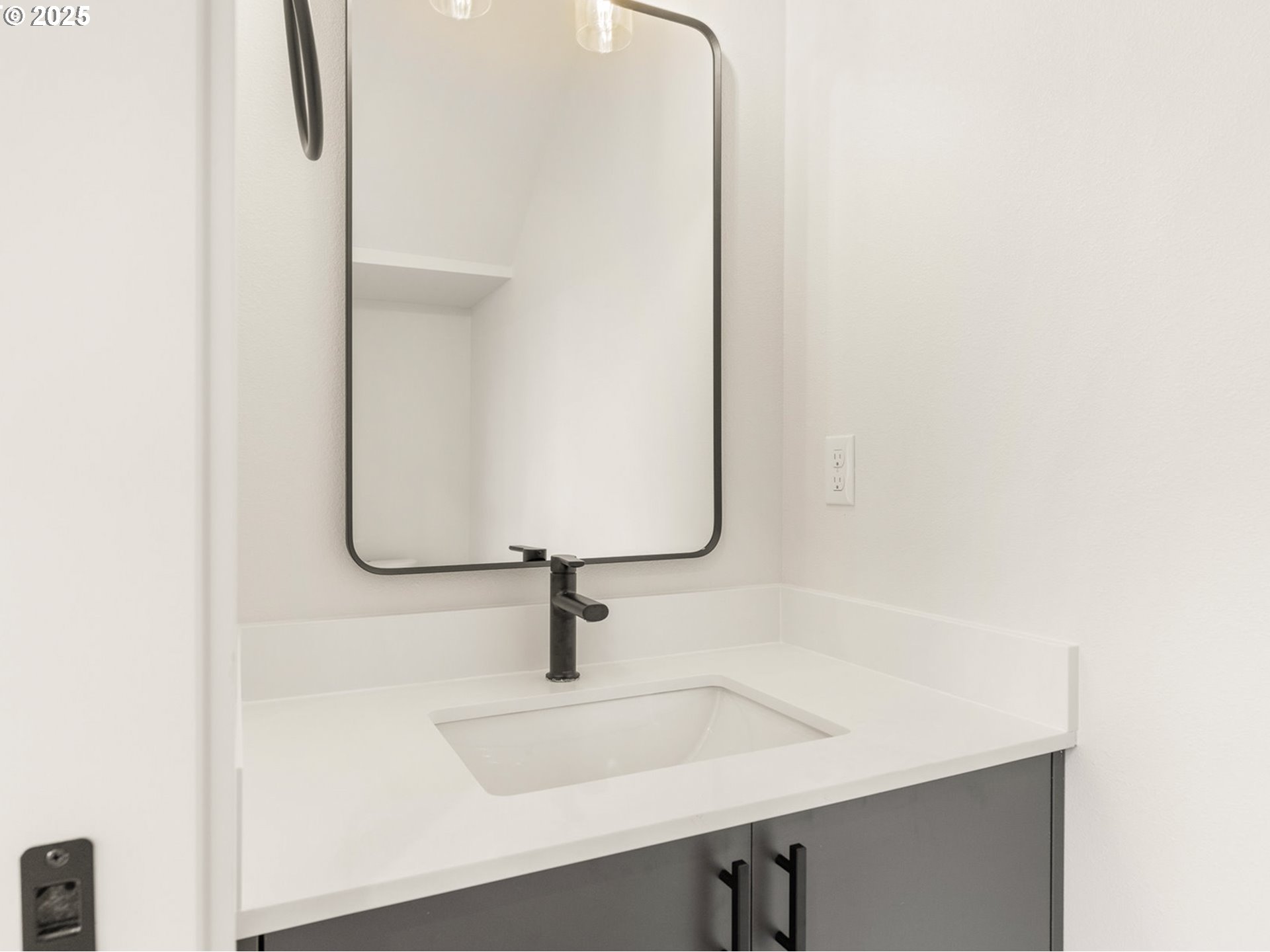 2385 Southeast 135th Avenue, Unit 8 Portland, OR 97233 - Photo 9 of 18