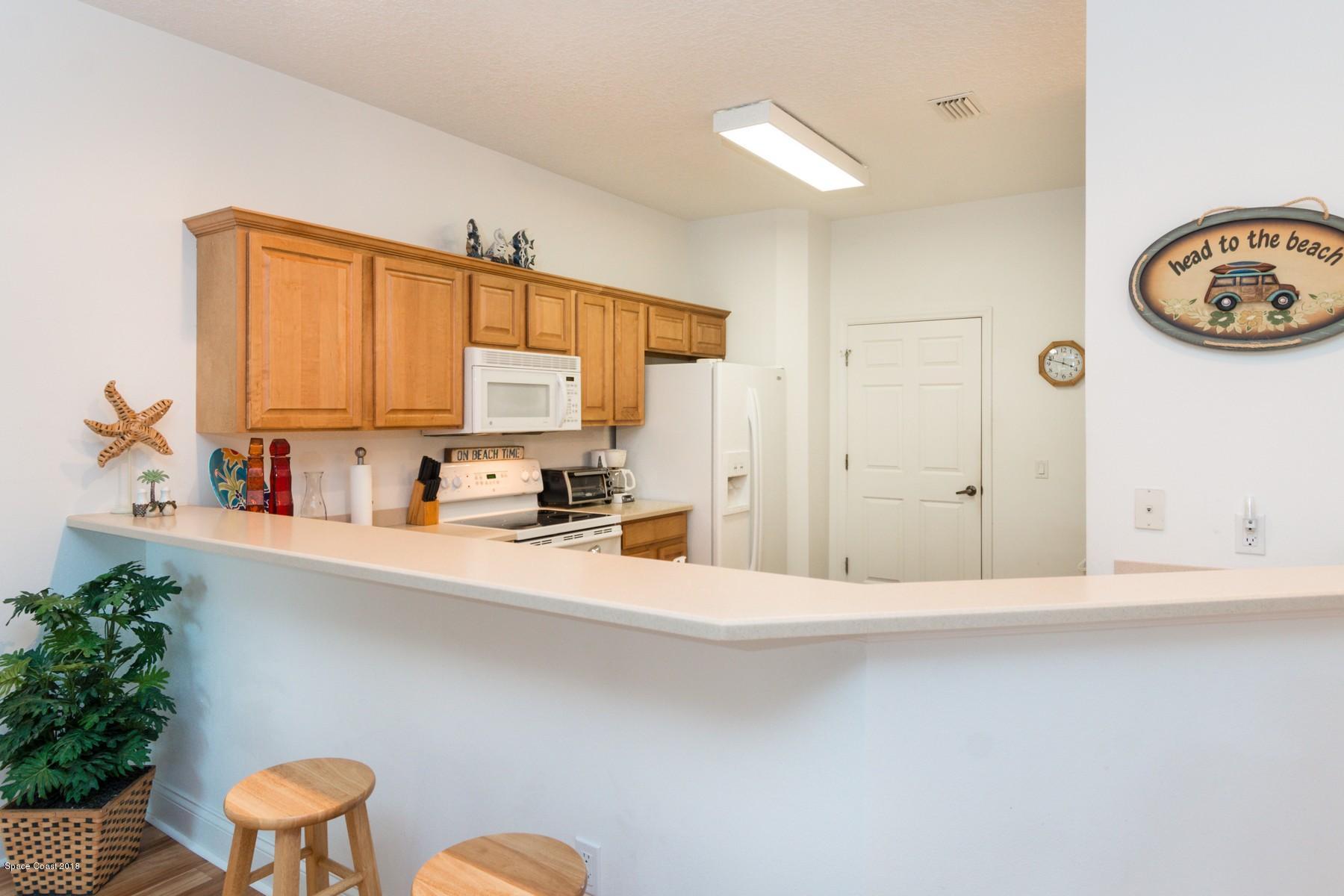 3188 Ricks Way Melbourne Beach, FL 32951 - Photo 4 of 23 Large Breakfast Bar