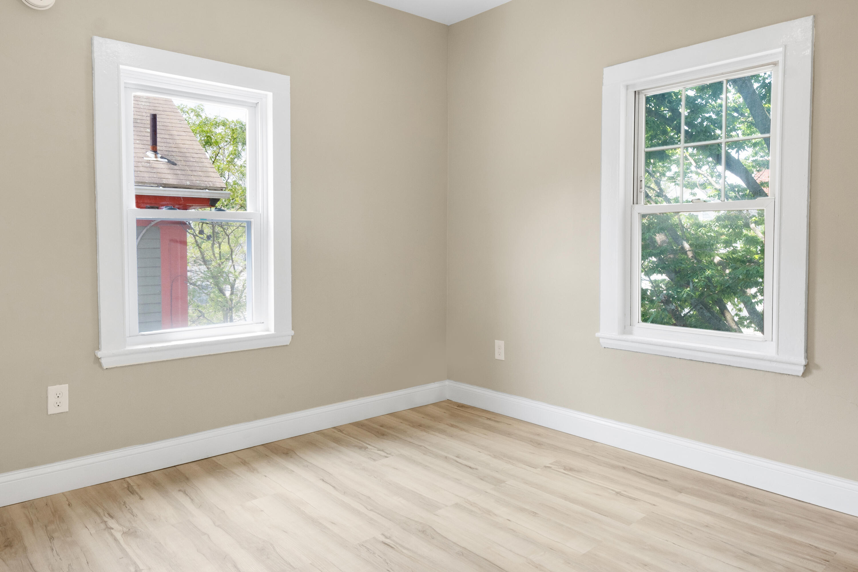 16 Madison Street Portland, ME 04101 - Photo 8 of 35 DSC04106