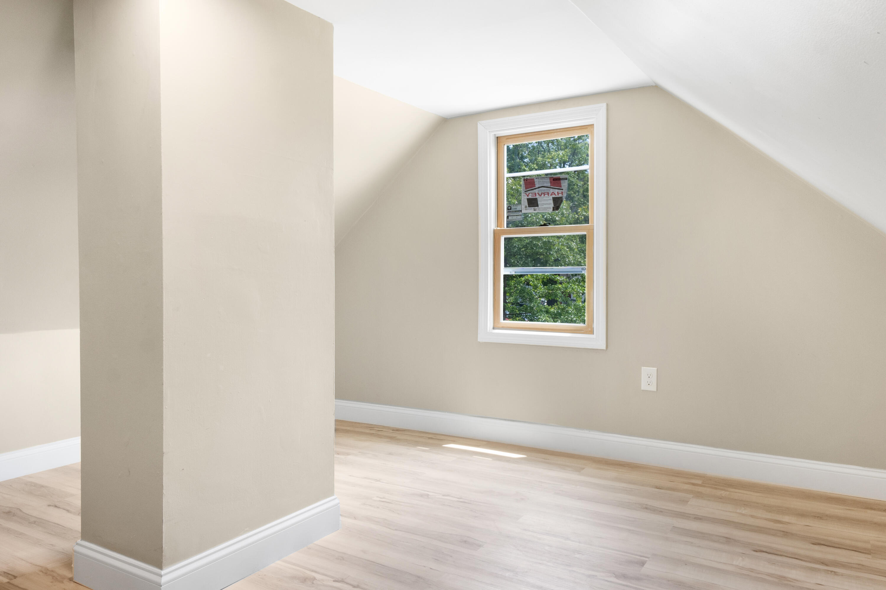 16 Madison Street Portland, ME 04101 - Photo 10 of 35 DSC04131