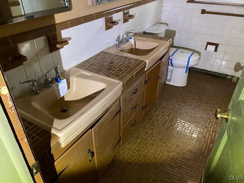 1029 Westgate Circle Bethlehem, PA 18017 - Photo 23 of 42 a view of barbecue area