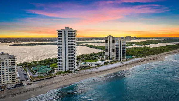 $1,195,000 | 5510 North Ocean Drive, Unit 11B, Singer Island, FL 33404