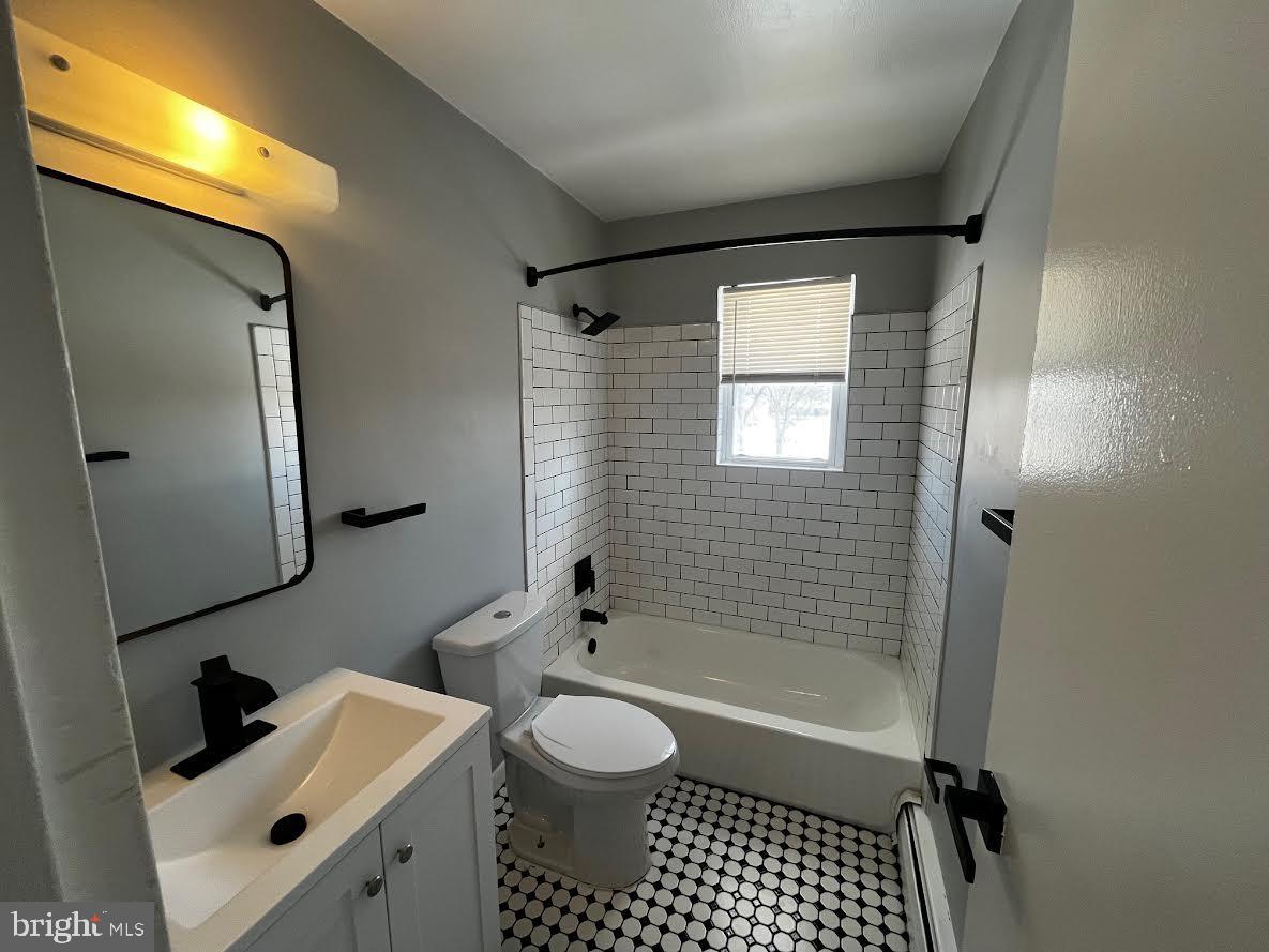 91 Oak Street, Unit C38 Clementon, NJ 08021 - Photo 12 of 14 Updated Bathroom