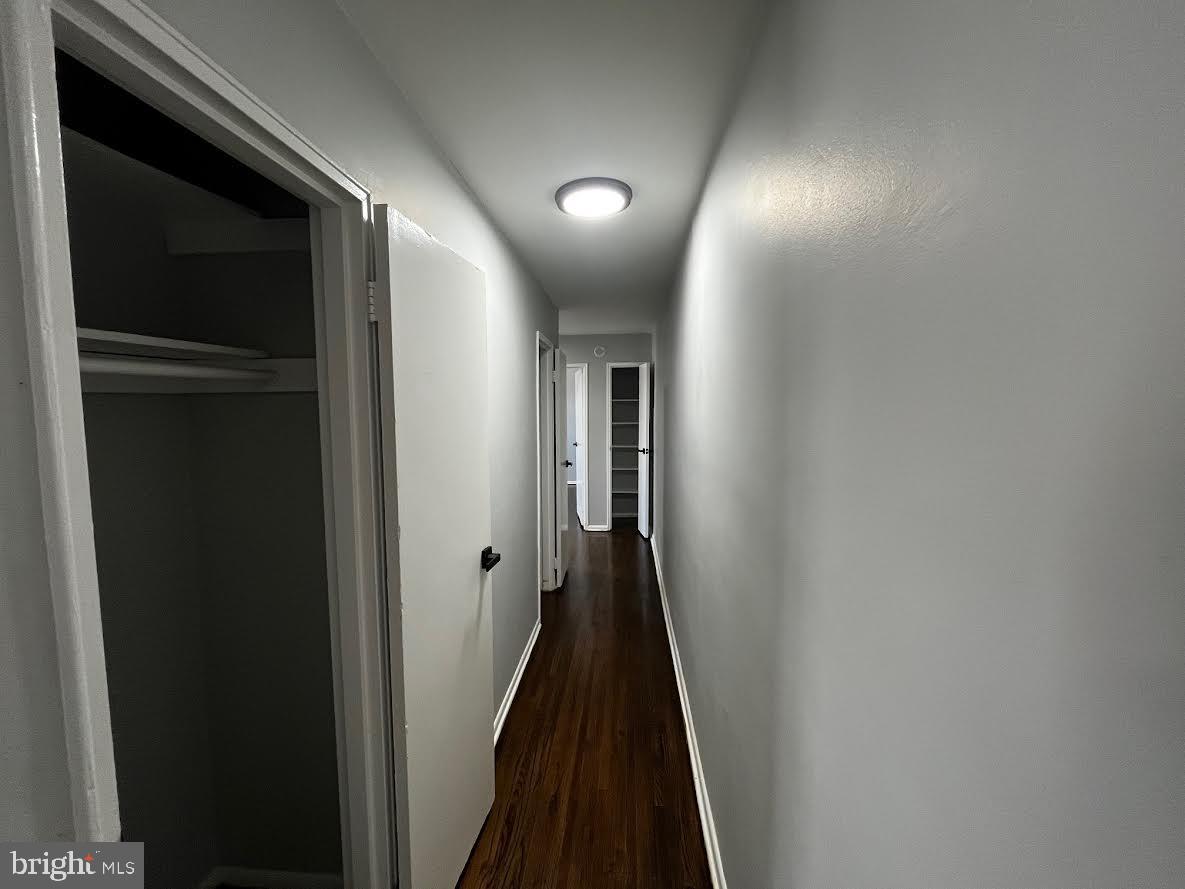 91 Oak Street, Unit C38 Clementon, NJ 08021 - Photo 5 of 14 Hallway with 2 closets