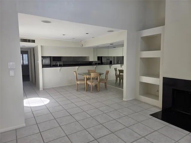 $2,150 | 1114 Augusta Drive, Unit 12, Houston, TX 77057