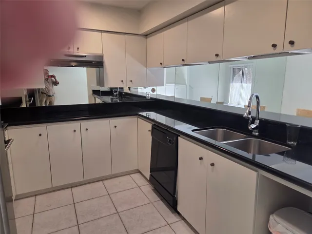 $2,150 | 1114 Augusta Drive, Unit 12, Houston, TX 77057