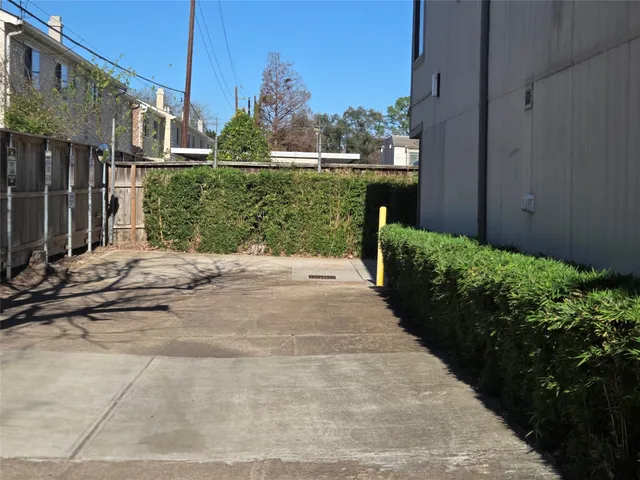 $2,150 | 1114 Augusta Drive, Unit 12, Houston, TX 77057